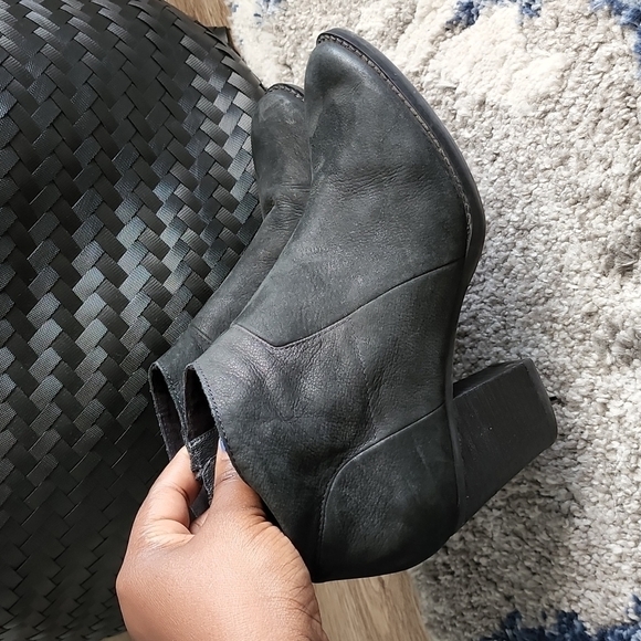 Steve madden gilmore black ankle booties - Picture 1 of 8